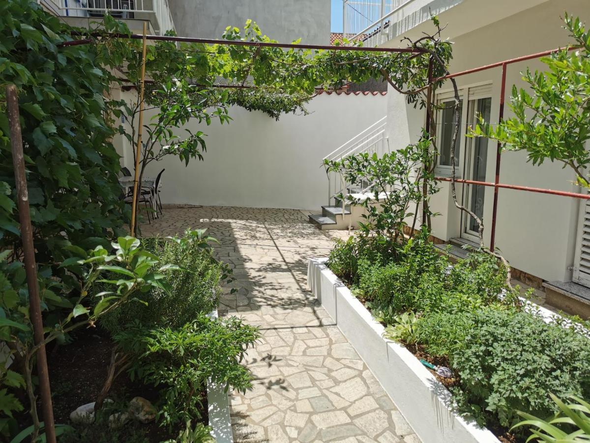 Studio Apartments Jasminka Selce Exterior photo